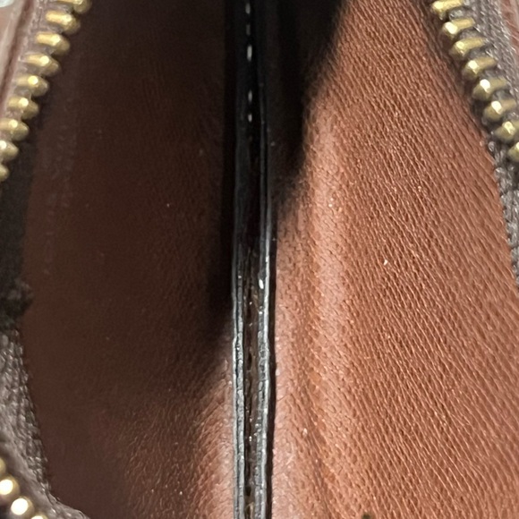 Louis Vuitton Key Pouch - Picture 5 of 6